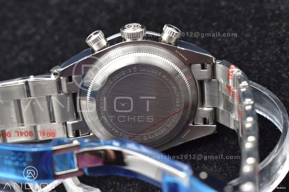 Bay White 1:1 on SS TWS Dial A Resilient Bracelet Black SS Best Edition Chrono 522 0722